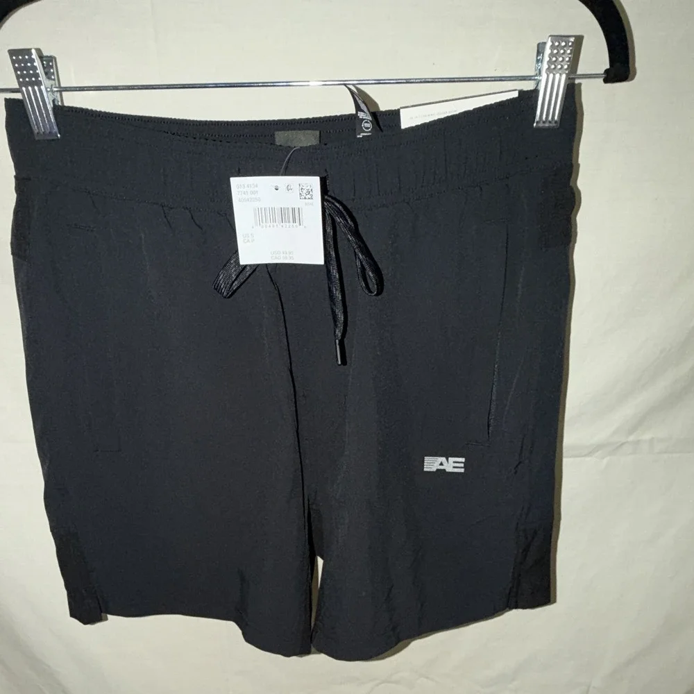 AE 24/7 Training Jogger Short Men's Small Black Drawstring Elastic Waist Pockets